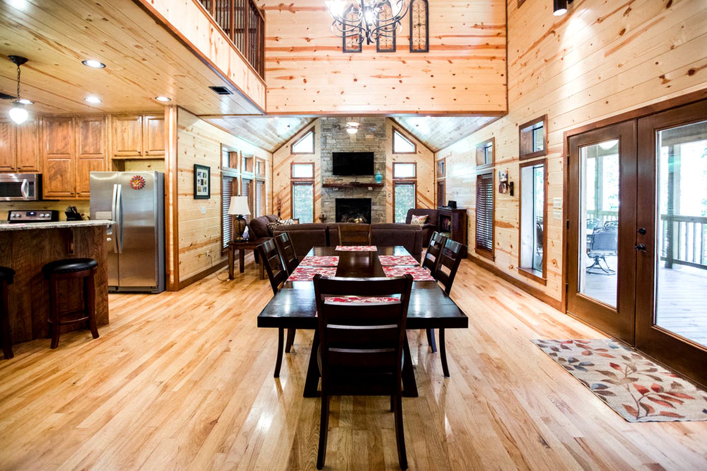 Deluxe Log Cabin Rental with Lovely Woodland Views in Broken Bow, Oklahoma