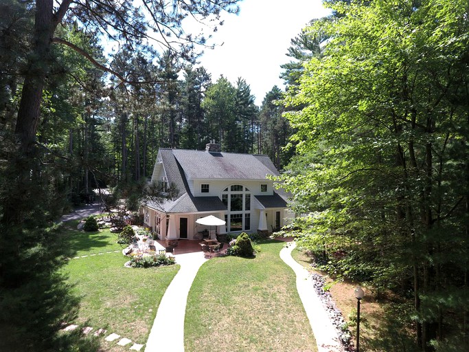 Nature Lodges (Tomahawk, Wisconsin, United States)