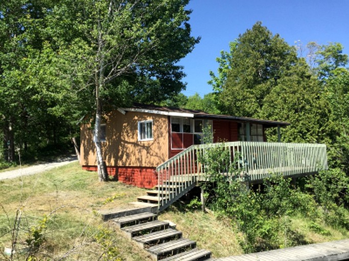 Lang Lake Resort, Cottages 32193, Espanola, Canada Glamping Hub