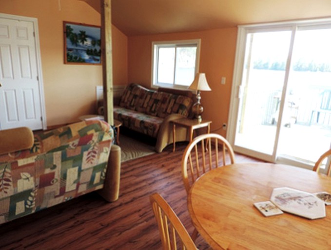 Lang Lake Resort, Cottages 32208, Espanola, Canada Glamping Hub