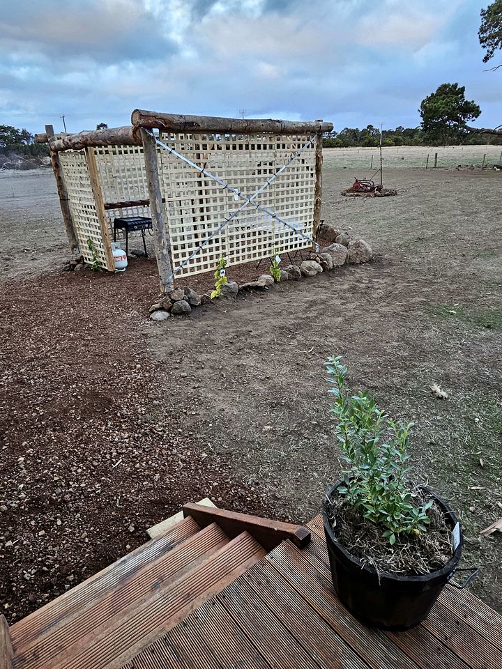 Cozy Tiny House with Lovely Outdoor Area and BBQ in Purdeet, Victoria