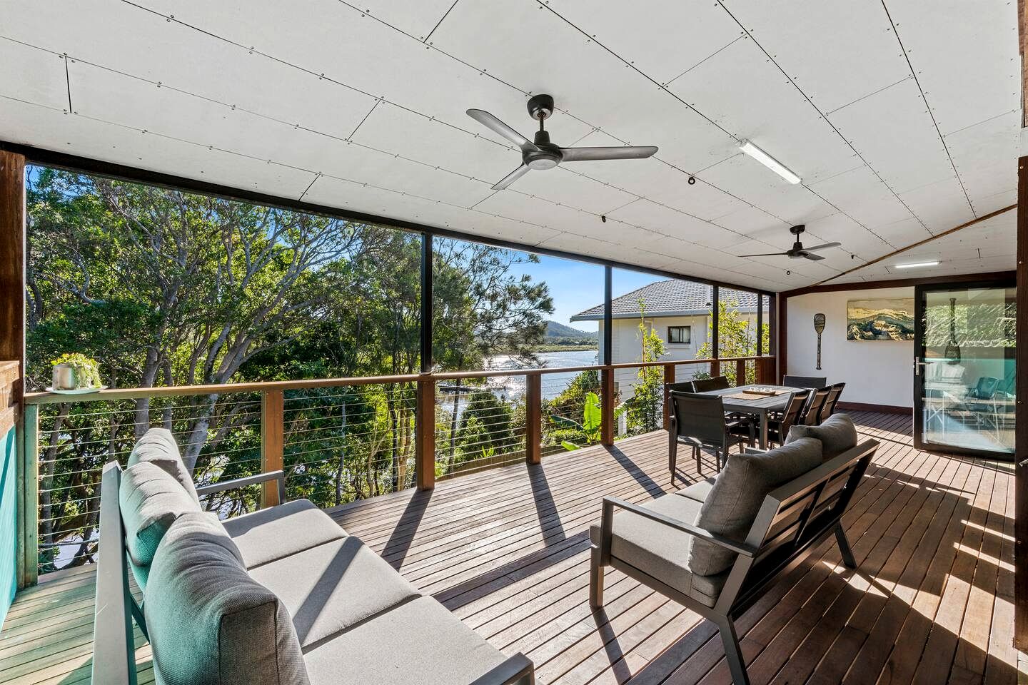Spacious Creekside Holiday Home with Games Room & Private Studio near Hastings Point Beach, NSW