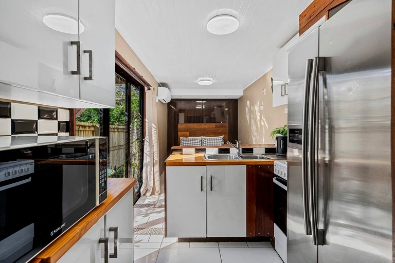 Vacation Rentals (Australia, --, --)