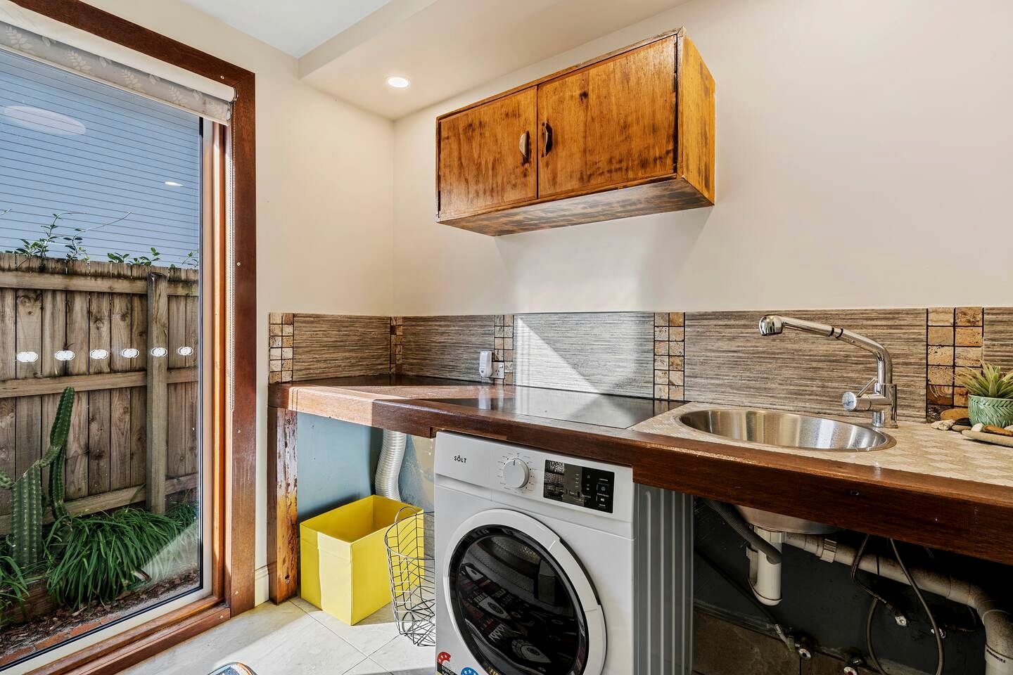 Spacious Creekside Holiday Home with Games Room & Private Studio near Hastings Point Beach, NSW