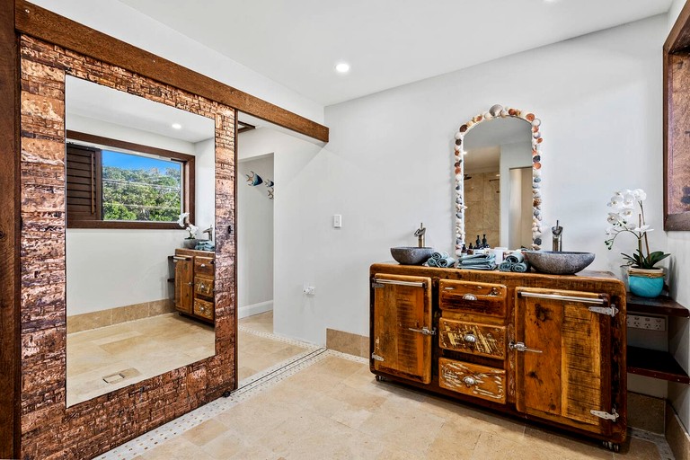 Vacation Rentals (Australia, --, --)