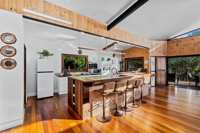 Vacation Rentals (Australia, --, --)