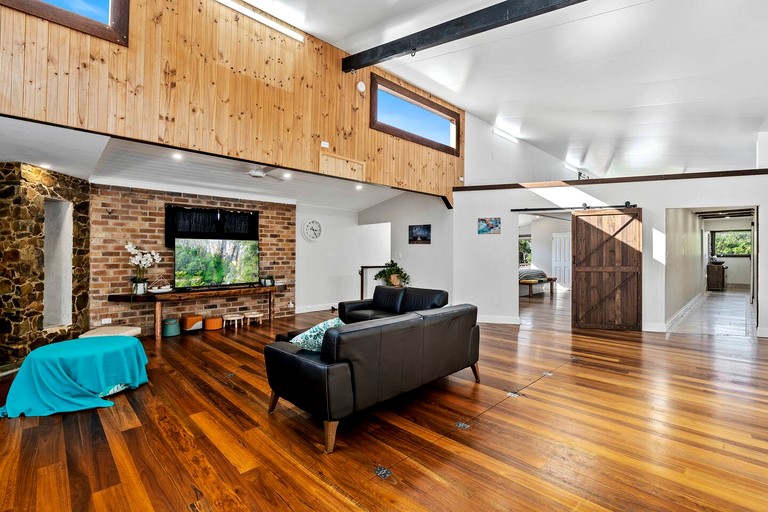 Vacation Rentals (Australia, --, --)