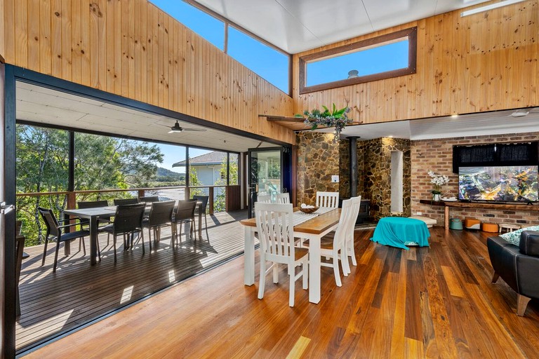 Vacation Rentals (Australia, --, --)