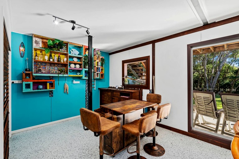 Vacation Rentals (Australia, --, --)