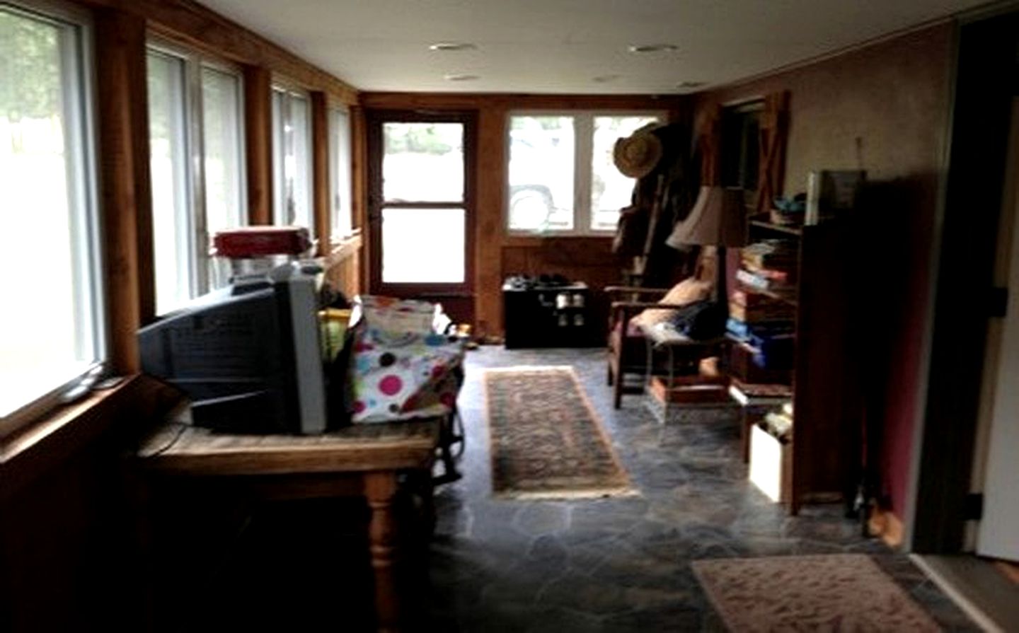 Large Family-Friendly Retreat with Cottage & Tipi along Jackson River, Virginia