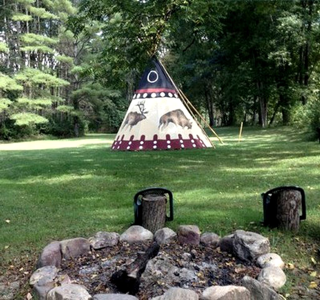 Large Family-Friendly Retreat with Cottage & Tipi along Jackson River, Virginia