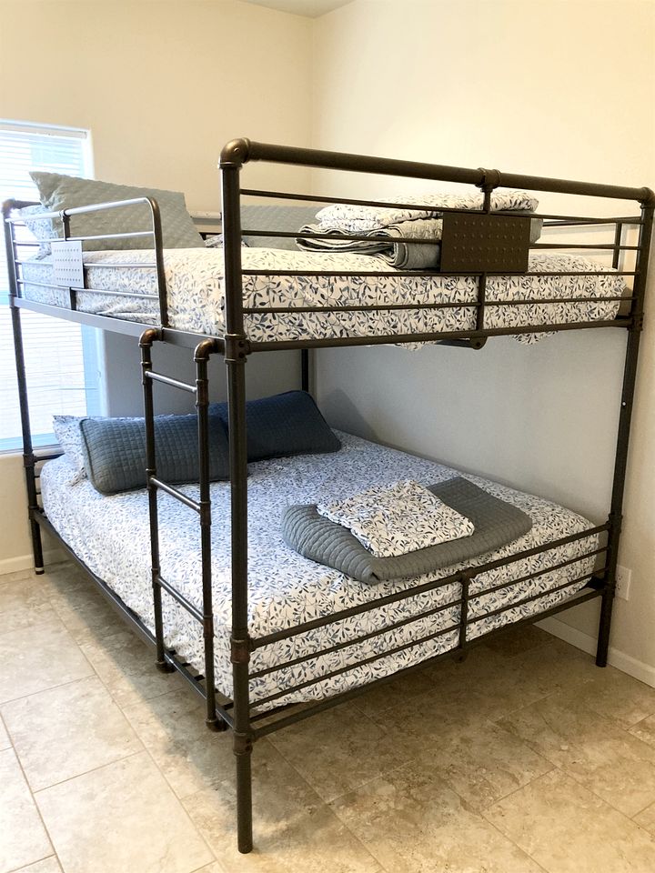 Large Family Retreat in Page, Arizona, Perfect for a Weekend Getaway for Large Groups