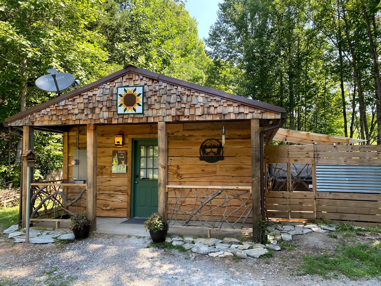 Exclusive Mountain Retreat: Secluded Cabin Experience in North Carolina