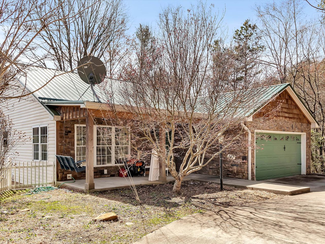 Exclusive Mountain Retreat: Secluded Cabin Experience in North Carolina