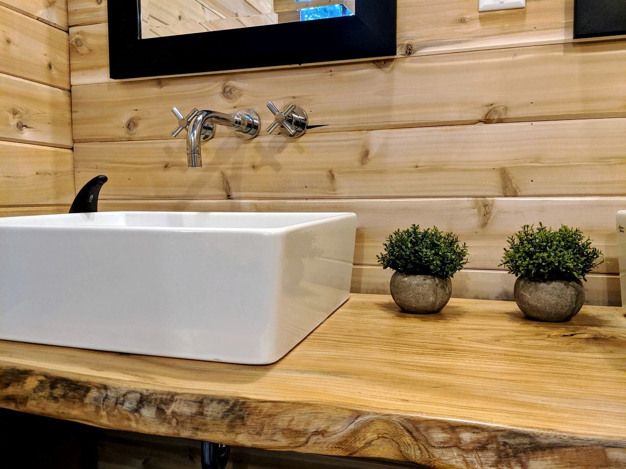 Romantic Coastal Geodesic Dome Escape Near Freeport, Maine