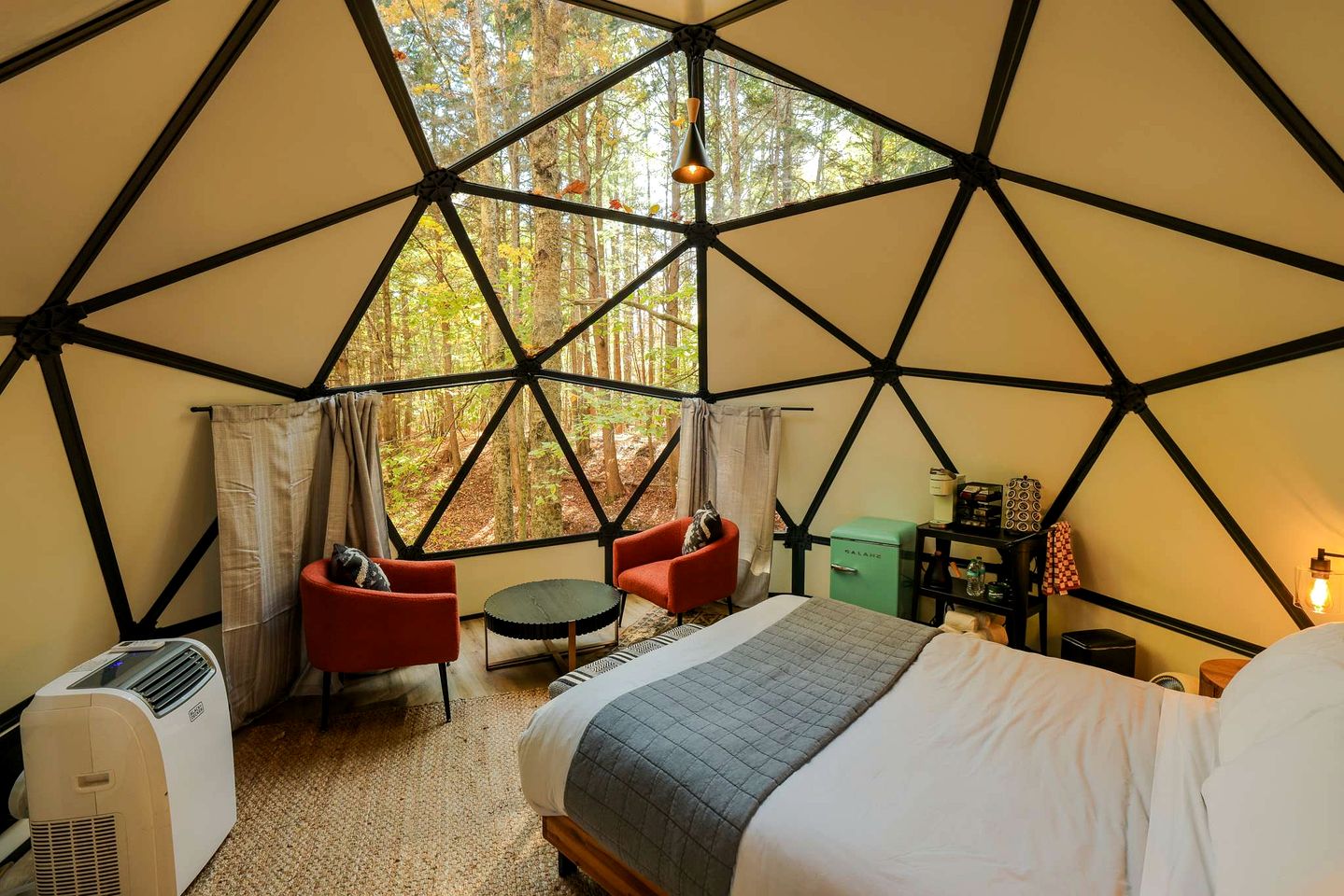 Romantic Coastal Geodesic Dome Escape Near Freeport, Maine