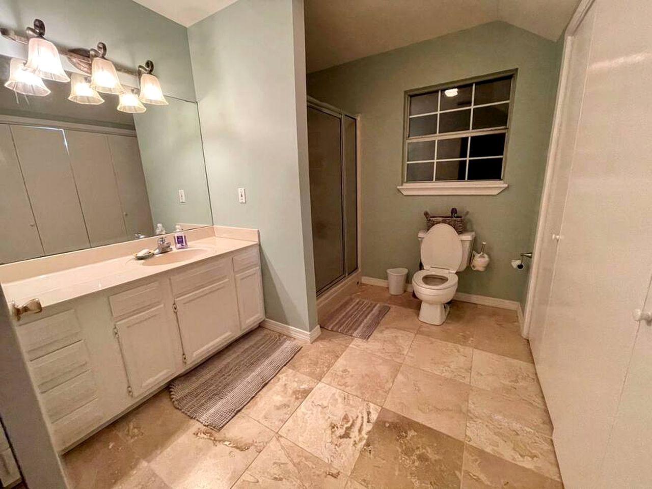 Elevate Your Reunion: Saucier, MS Rental Offering Unrivaled Luxury and All Desired Amenities
