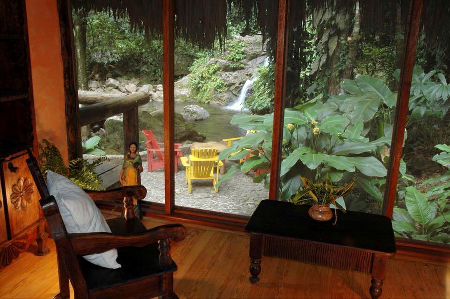 All Inclusive Hut Accommodation for a Weekend Getaway in La Ceiba, Honduras