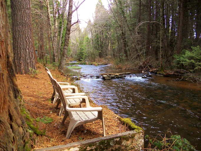 Cabins (Shingletown, California, United States)