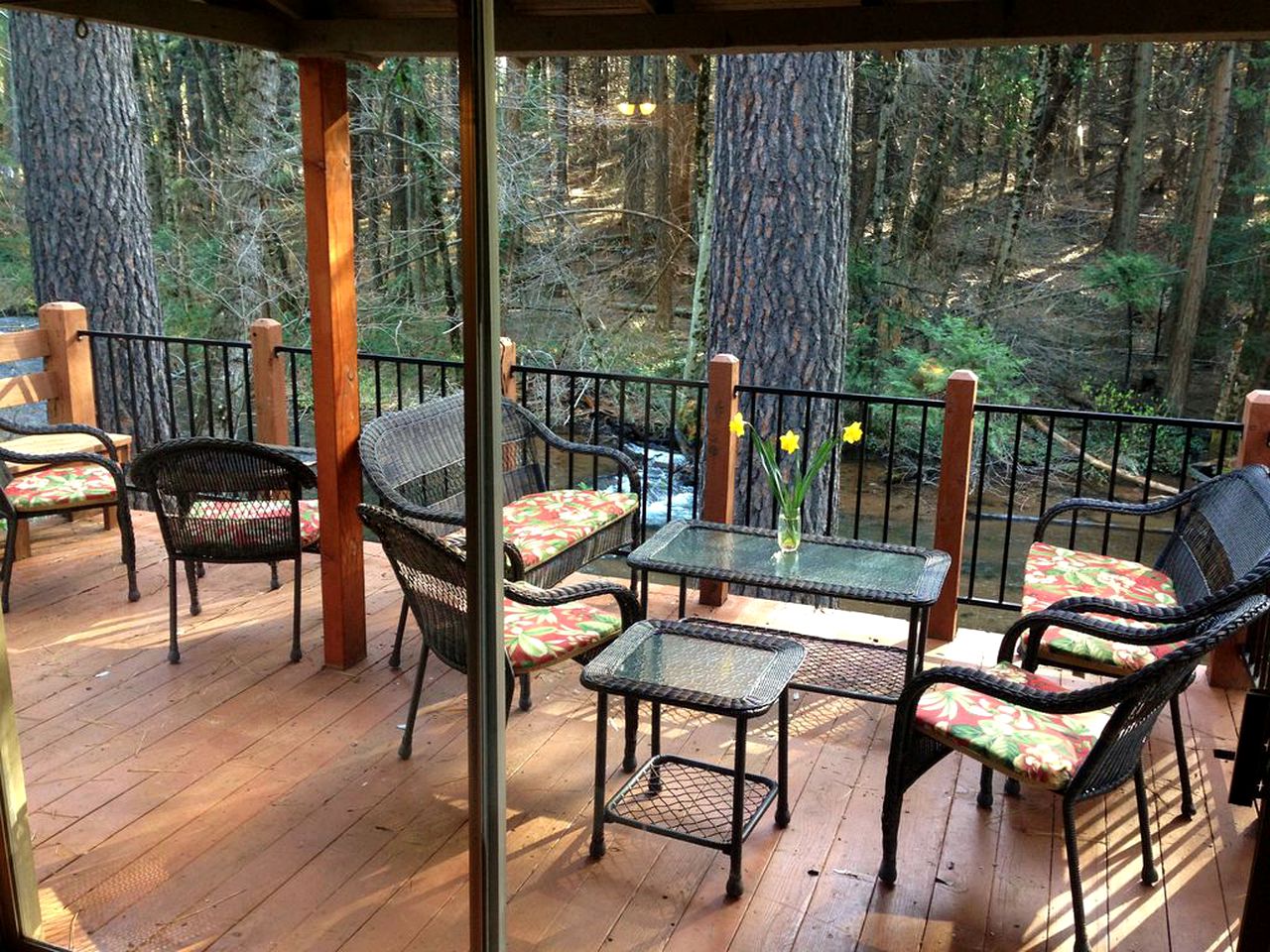 Cozy Vacation Cottage Rental near Lassen Volcanic National Park, Northern California