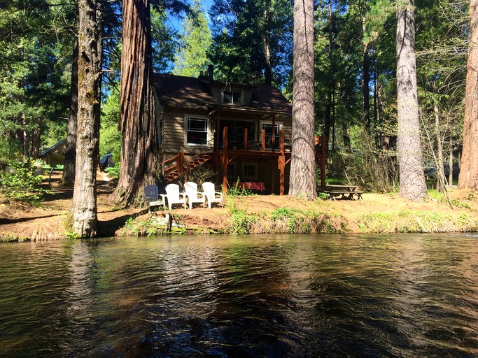 Cabins (Shingletown, California, United States)