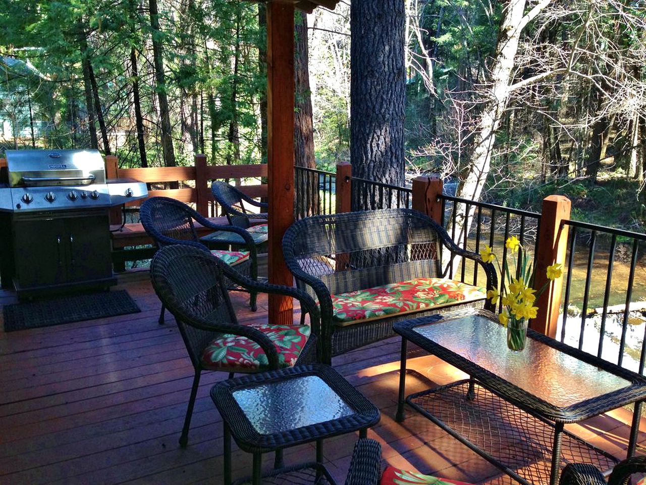 Cozy Vacation Cottage Rental near Lassen Volcanic National Park, Northern California