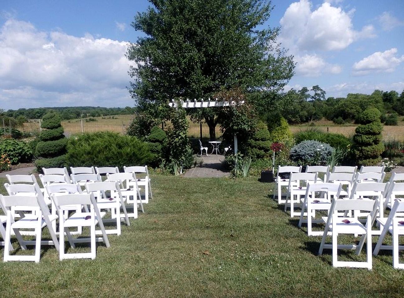 Intimate Room in a Deluxe French Lodge with a Gourmet Restaurant in the Mountains of White Post, Virginia
