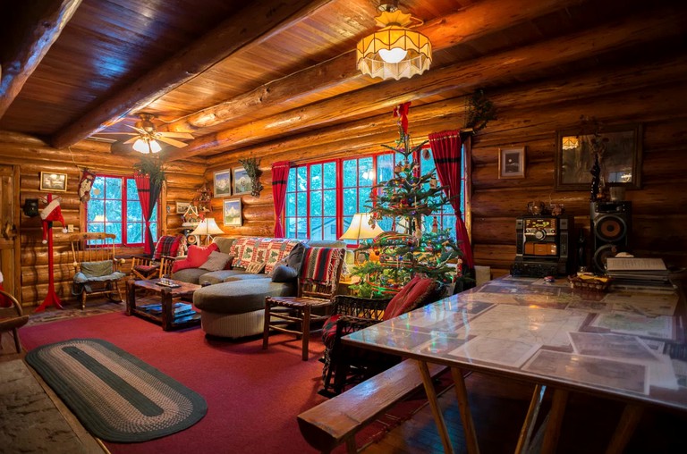 Cabins (Rhododendron, Oregon, United States)