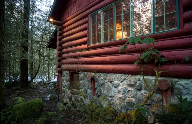 Cabins (Rhododendron, Oregon, United States)