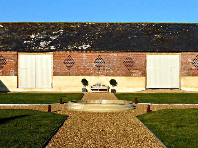 Cottages (Blandford Forum, England, United Kingdom)