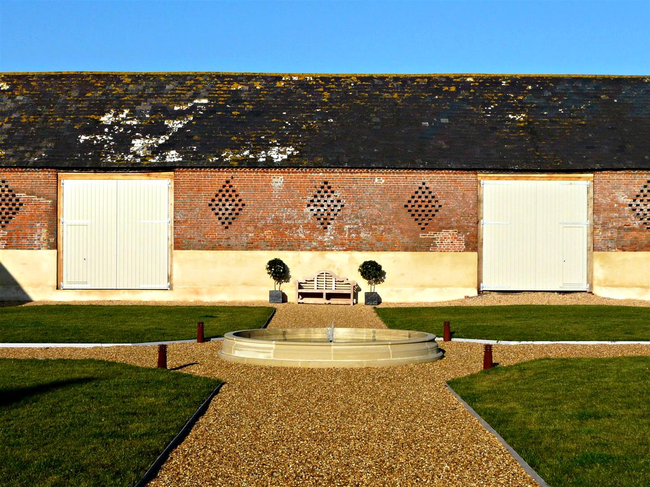 Charming Pet-Friendly Cottage Rental in Gorgeous Countryside of Dorset, England