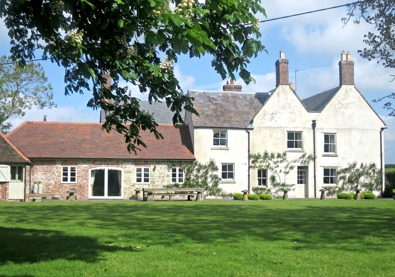 Self-Catering Luxury Countryside Rental for Large Groups in Dorset, England