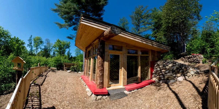 Cabins (Canada, Harrington, Quebec)