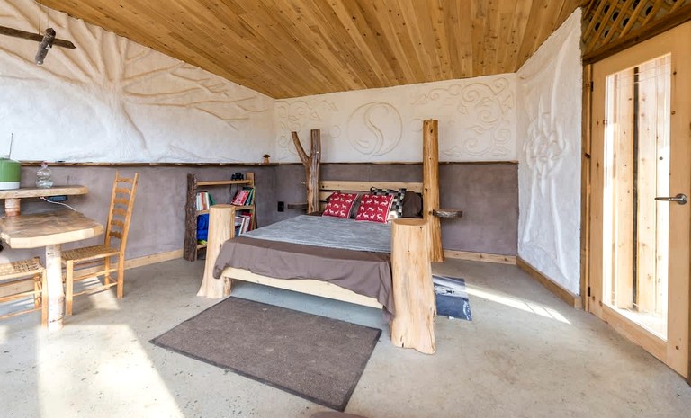 Cabins (Canada, Harrington, Quebec)