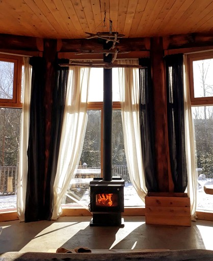 Cabins (Canada, Harrington, Quebec)