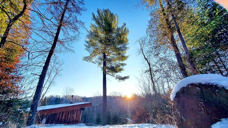 Cabins (Canada, Harrington, Quebec)