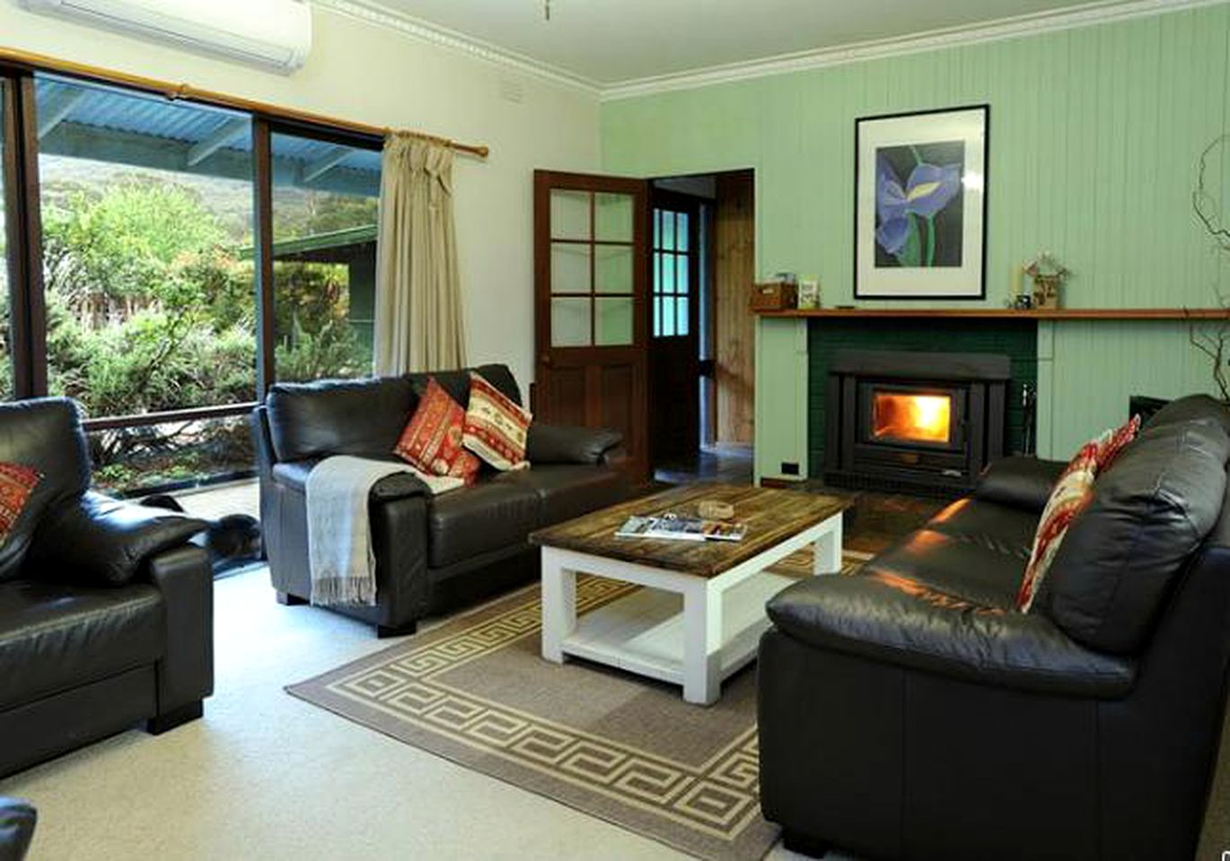 Picturesque Cottage Rental in the Countryside near Badger Creek, Victoria