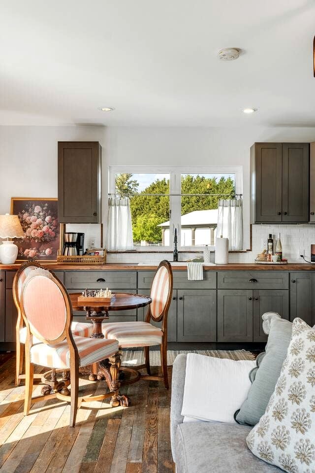 Elegant French-Inspired Cottage on Private Lavender Farm near Sequim, Washington