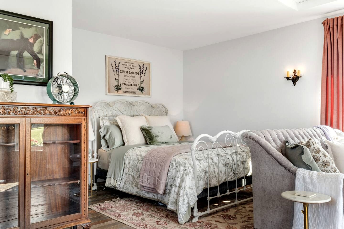 Elegant French-Inspired Cottage on Private Lavender Farm near Sequim, Washington