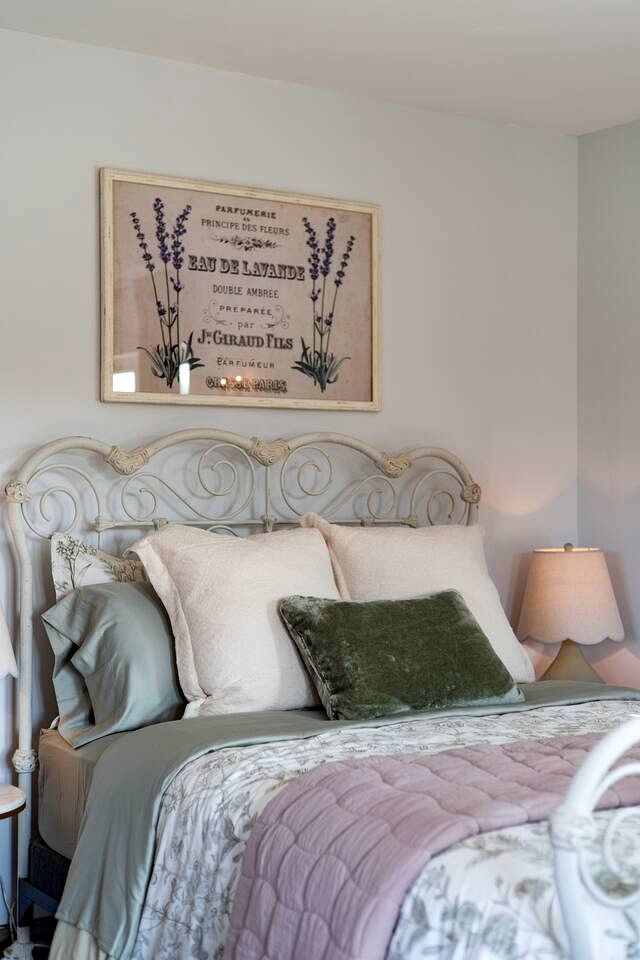 Elegant French-Inspired Cottage on Private Lavender Farm near Sequim, Washington