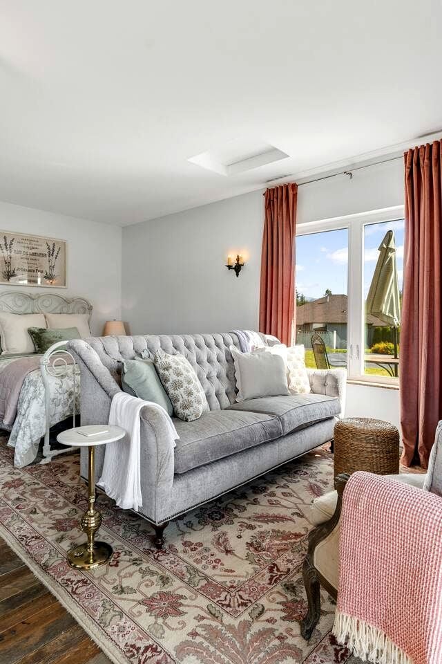 Elegant French-Inspired Cottage on Private Lavender Farm near Sequim, Washington