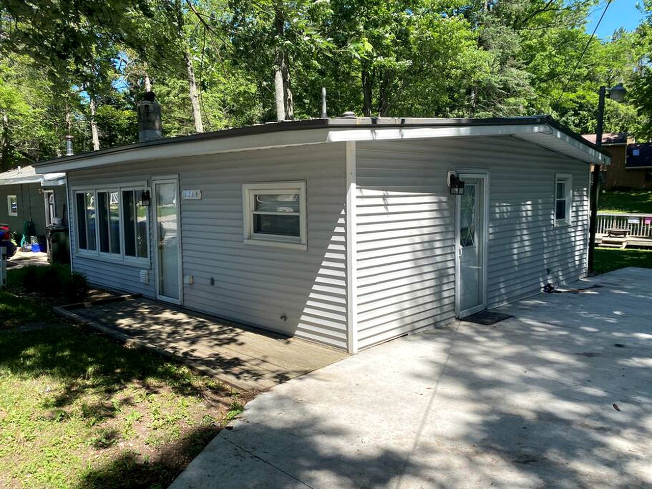 Peaceful and Pet-Friendly Lake Mitchell Cabin For an Exciting Escape by the Heart of the Manistee National Forest, Michigan