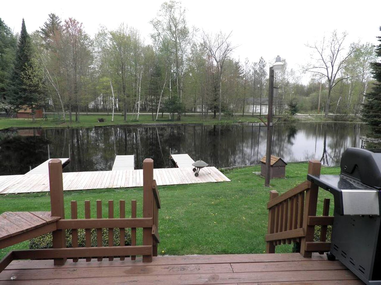 Pet-Friendly, Wonderful Waterfront Family Getaway Cabin with Private Access to Lake Mitchell & Lake Cadillac in Michigan