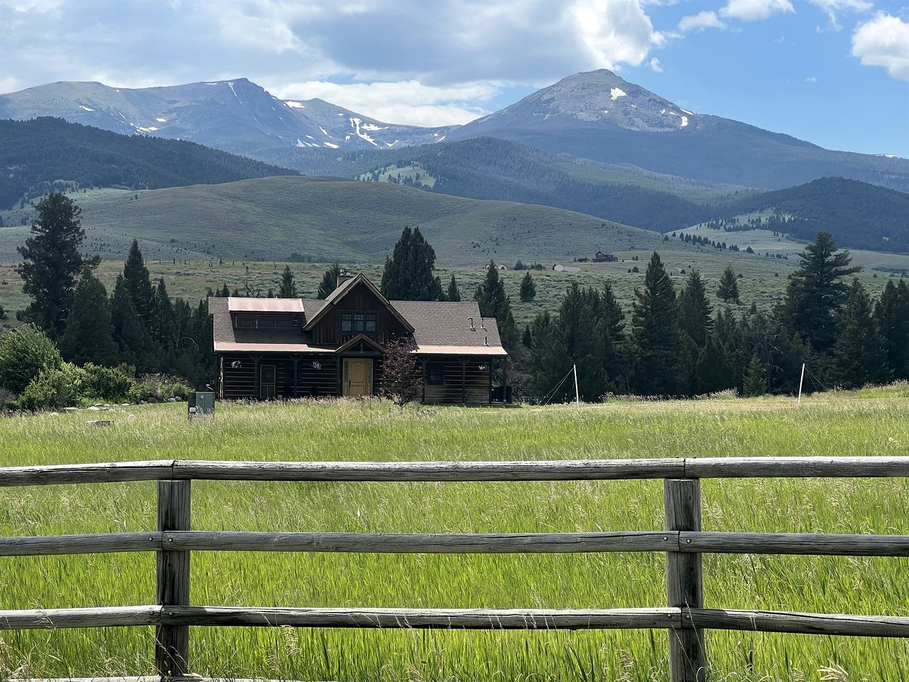 Scenic Mountain Cabin with Creekside Deck & Outdoor Fireplace near North Meadow Creek, Montana