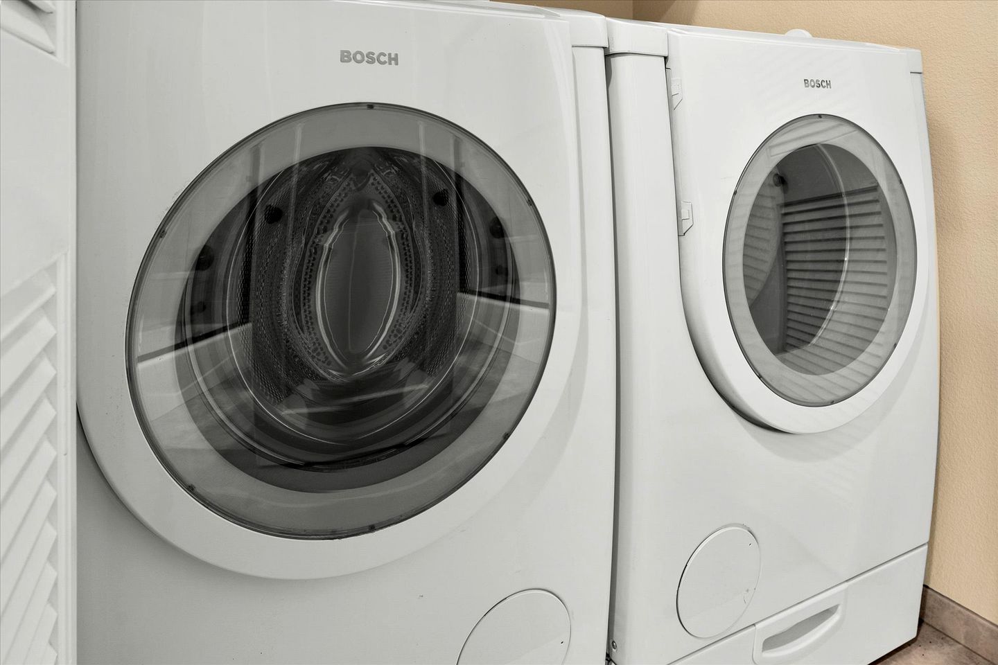 Guerneville Cabin with Hot Tub and Forest Views near Sonoma Wine Country