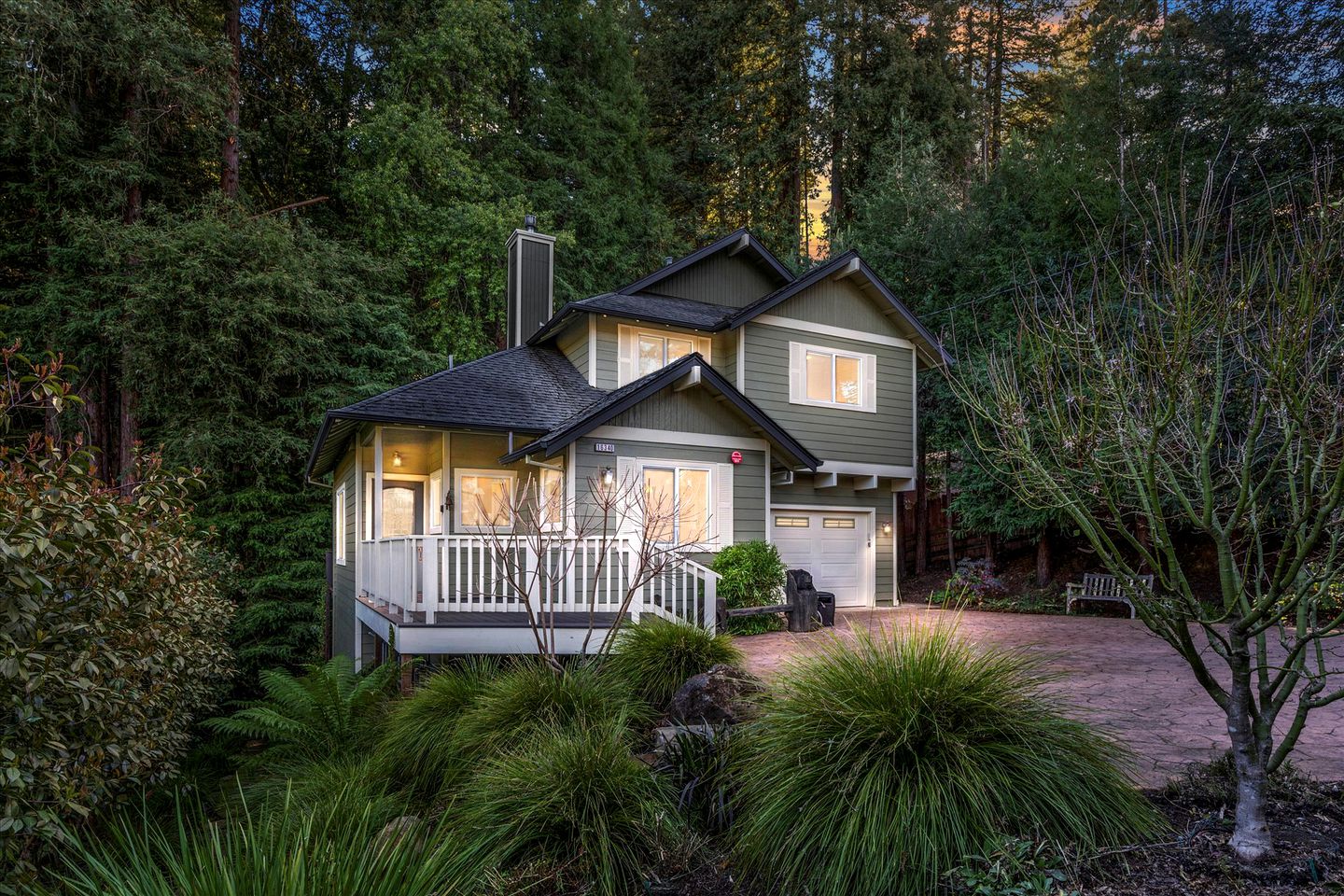 Guerneville Cabin with Hot Tub and Forest Views near Sonoma Wine Country