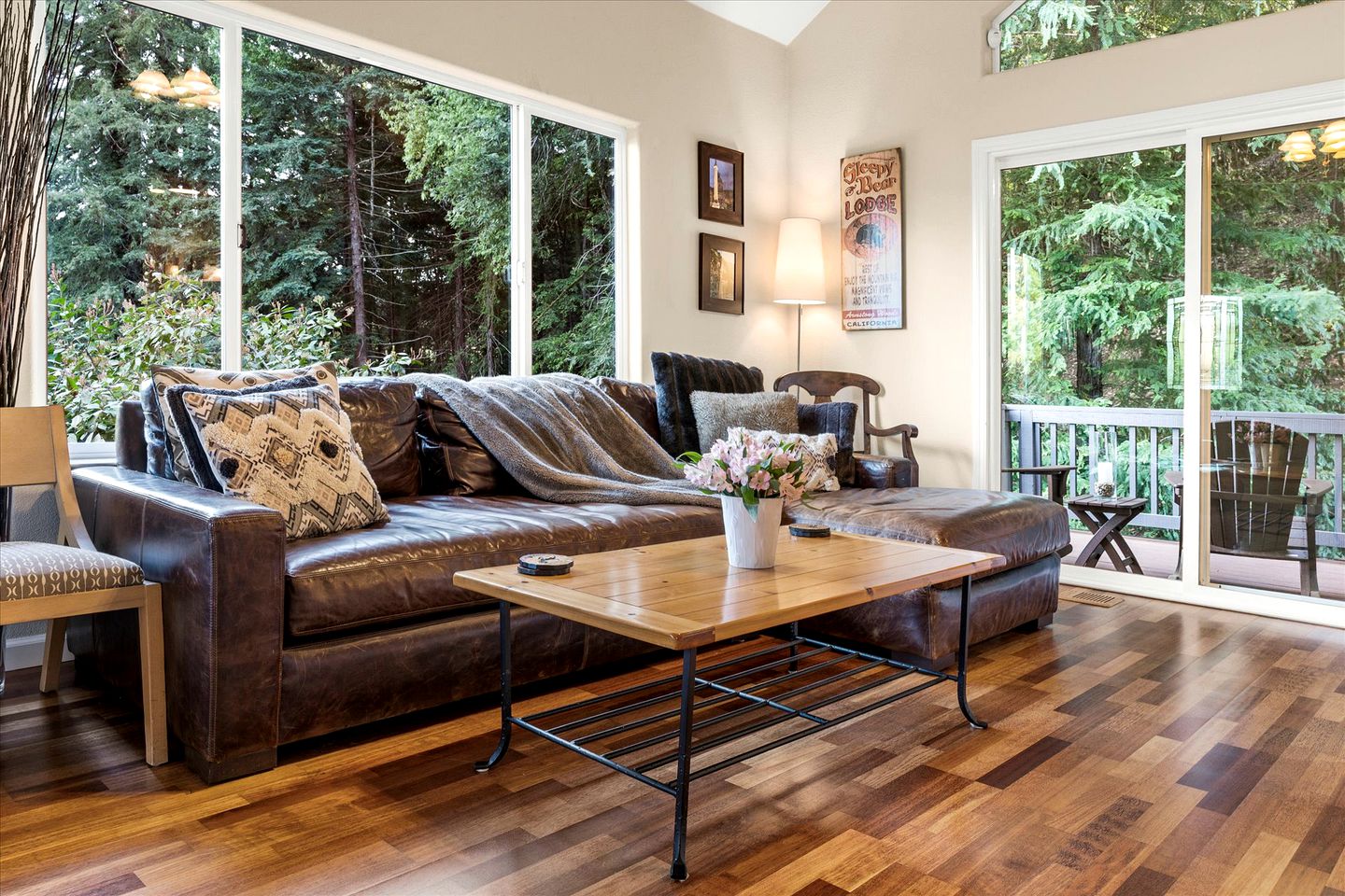 Guerneville Cabin with Hot Tub and Forest Views near Sonoma Wine Country