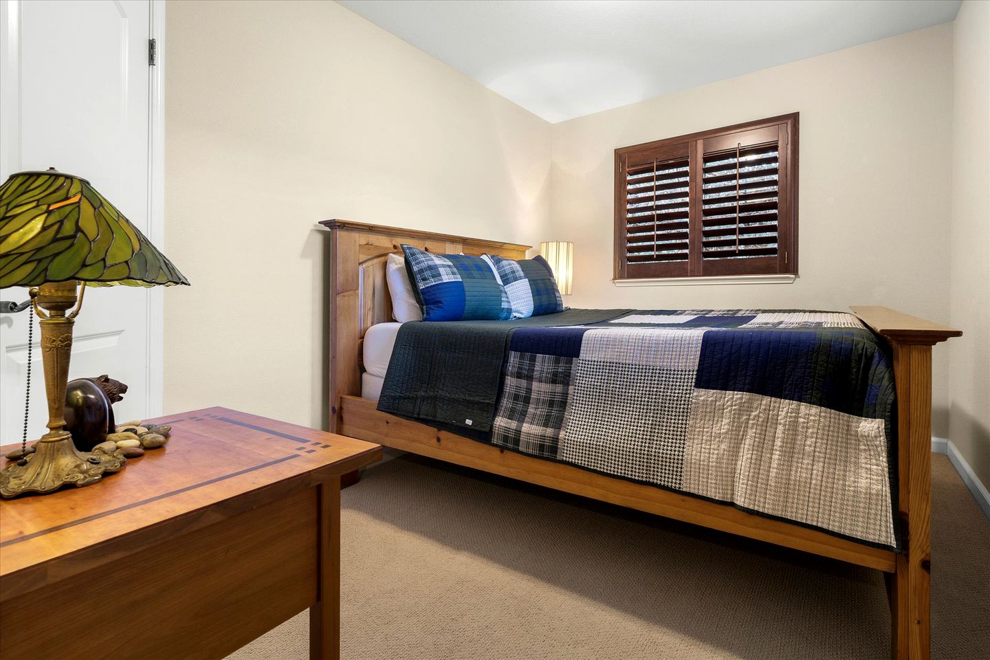 Guerneville Cabin with Hot Tub and Forest Views near Sonoma Wine Country