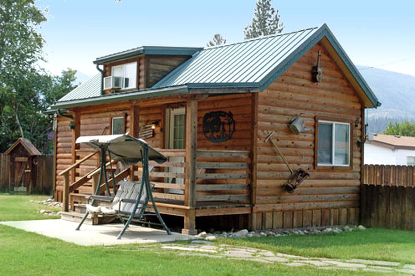 Lazy Daze Retreat Colombia Cottages, Cabins 25422, Northport, United