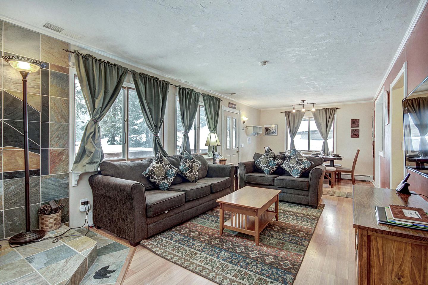 Lazy Dog Lodge, Cabins, Breckenridge, United States of America Glamping Hub